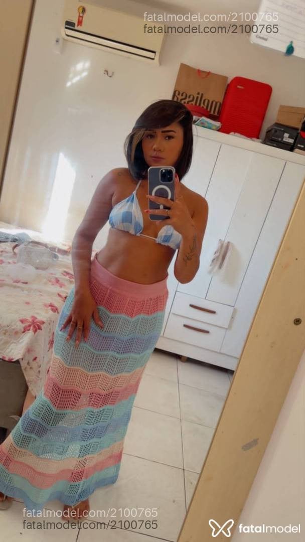 Acompanhante mulher morena (o) de olhos pretos - Jessica