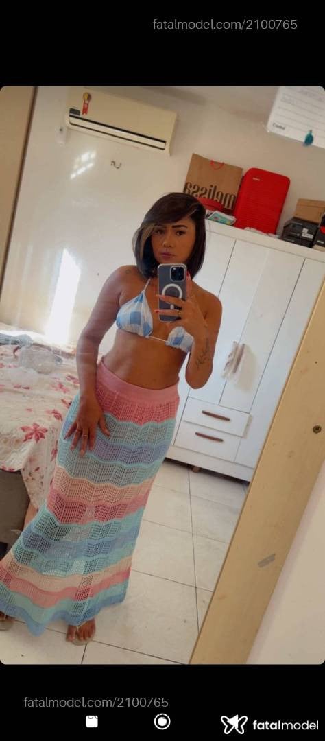 Acompanhante mulher morena (o) de olhos pretos - Jessica