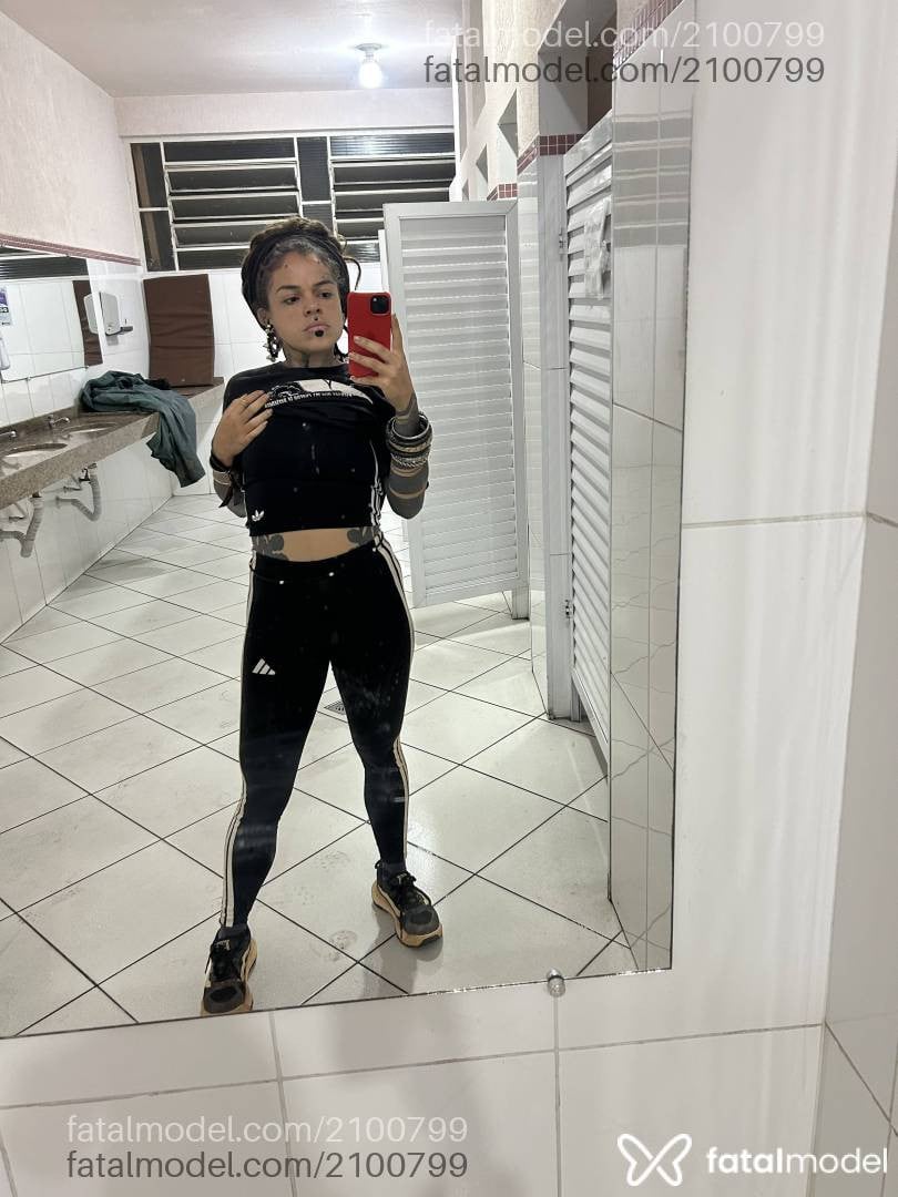 Acompanhante mulher com cabelo castanho de olhos castanhos em São Paulo - Arachne