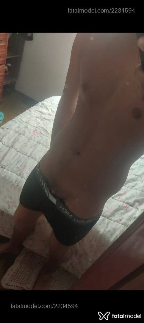 Acompanhante homem morena (o) de olhos castanhos em Uberaba - Silva