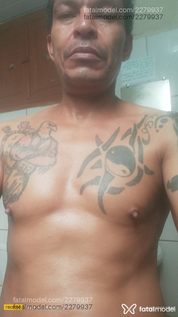 Acompanhante homem com cabelo castanho de olhos mel em Brasília - Diego Jeguinho