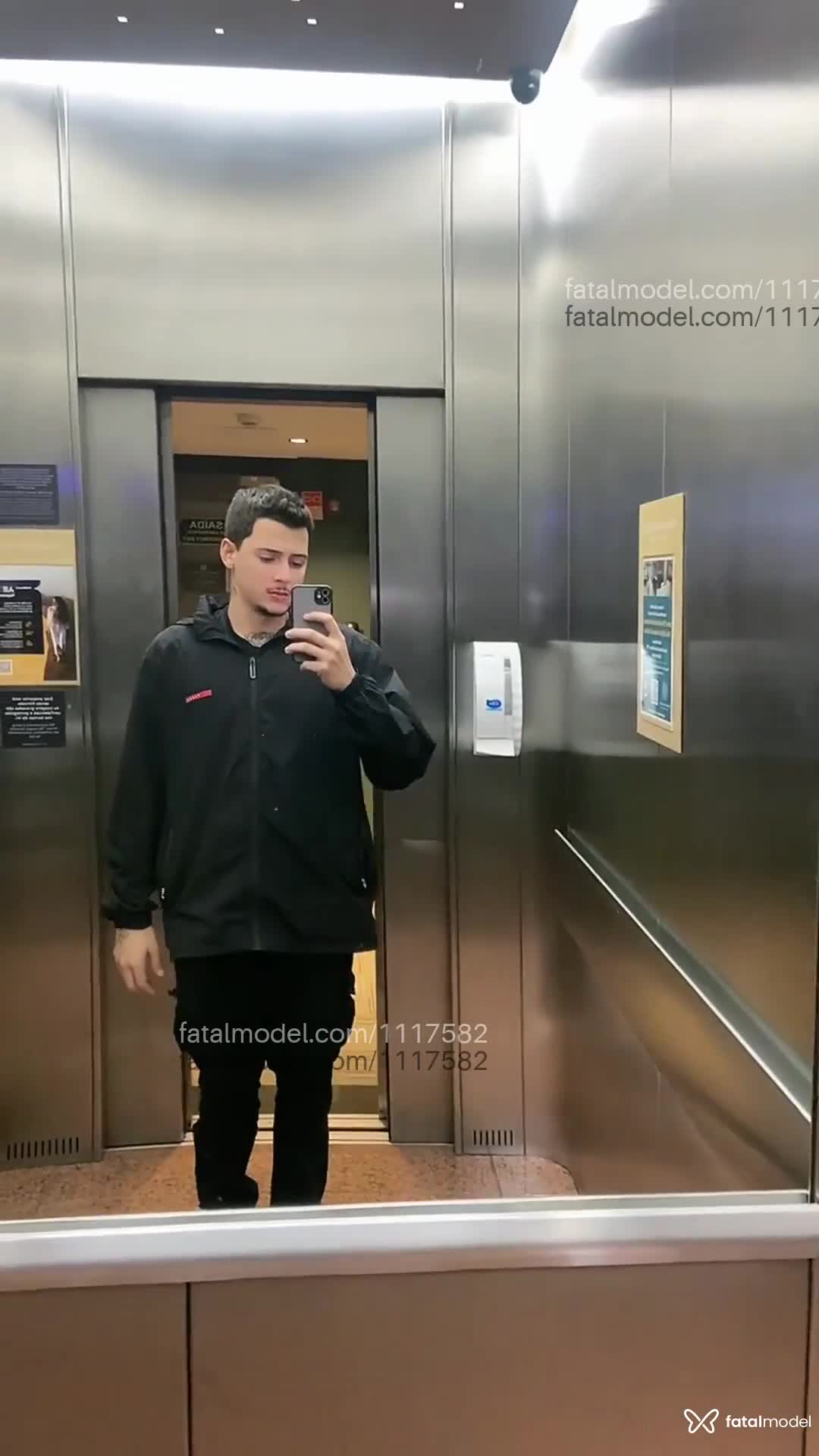 Acompanhante homem com cabelo castanho de olhos castanhos em São Paulo - João lucas