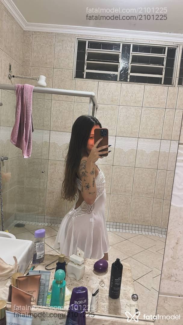 Acompanhante mulher loira (o) de olhos mel em Lagoa da Prata - Bebela