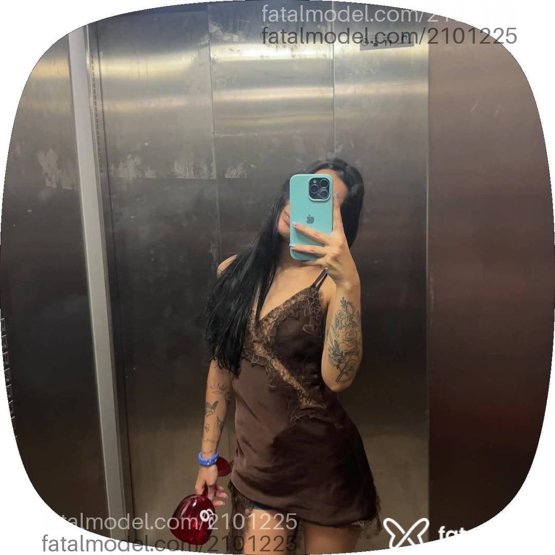 Acompanhante mulher loira (o) de olhos mel - Bebela