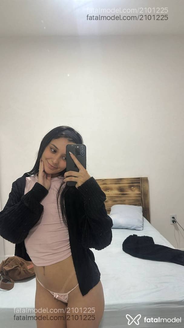 Acompanhante mulher loira (o) de olhos mel - Bebela