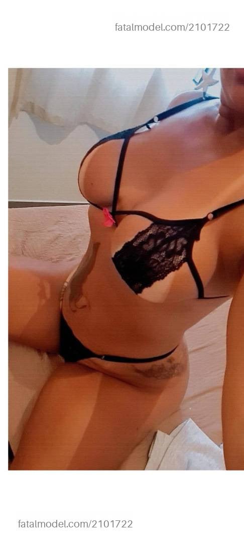Acompanhante mulher morena (o) de olhos pretos - Giovanna