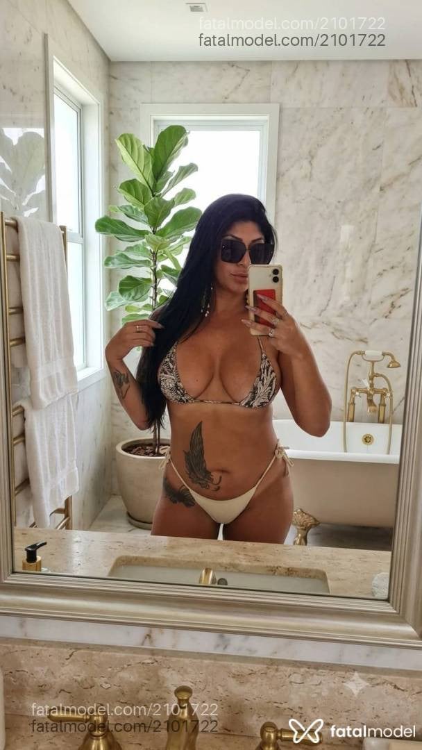 Acompanhante mulher morena (o) de olhos pretos - Giovanna