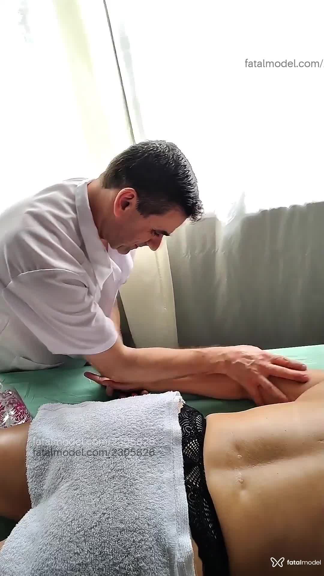 Acompanhante homem com cabelo castanho de olhos castanhos em São Paulo Acompanhante homem com cabelo castanho de olhos castanhos em São Paulo - Tony Merino