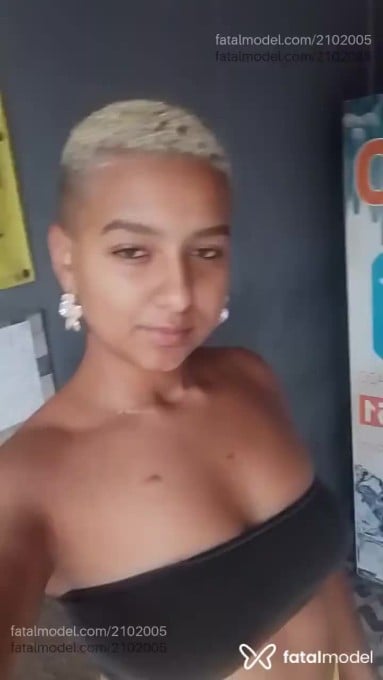 Acompanhante mulher loira (o) de olhos castanhos - Gabriela Acompanhante mulher loira (o) de olhos castanhos - Gabriela