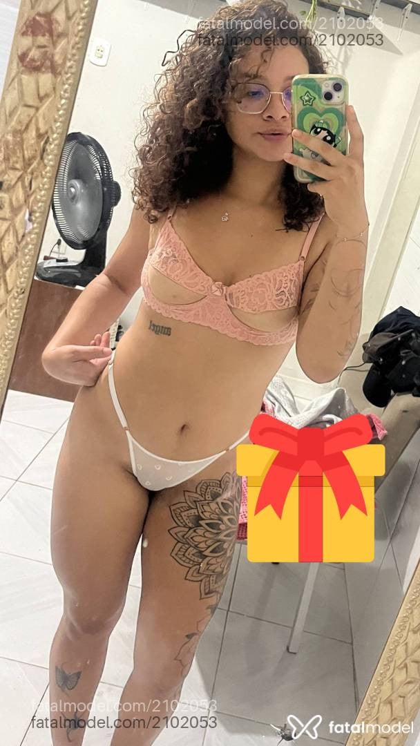 Acompanhante mulher com cabelo castanho de olhos castanhos - Melissinha