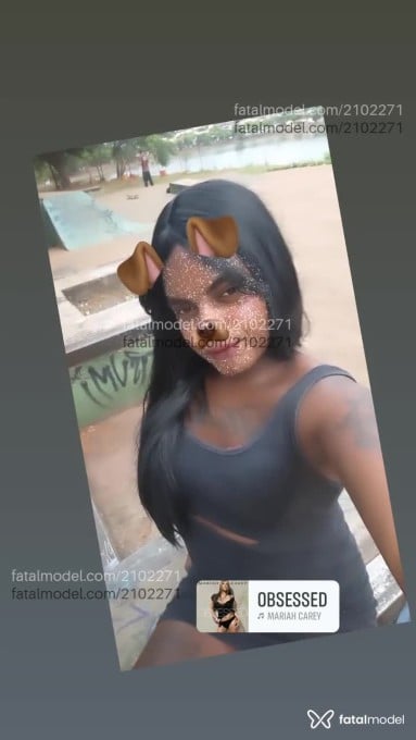 Acompanhante mulher trans com cabelo colorido de olhos castanhos em Sete Lagoas - Khawanny Shopia