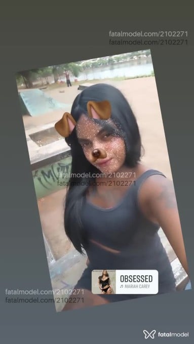 Acompanhante mulher trans com cabelo colorido de olhos castanhos em Sete Lagoas - Khawanny Shopia