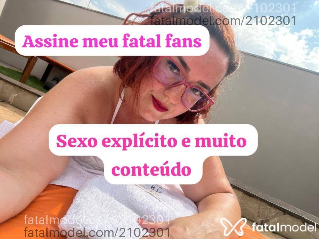 Acompanhante mulher morena (o) de olhos castanhos - Helen Crishel