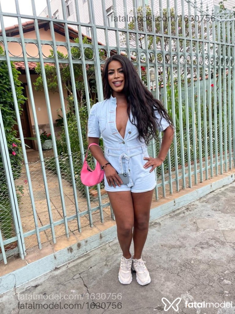 Acompanhante travesti morena (o) de olhos castanhos em Belo Horizonte - Negra afrodite