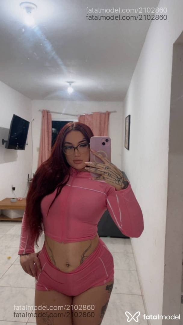 Acompanhante mulher ruiva (o) de olhos azuis - Cristal