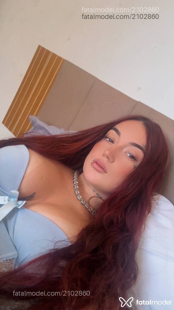 Acompanhante mulher ruiva (o) de olhos azuis - Cristal