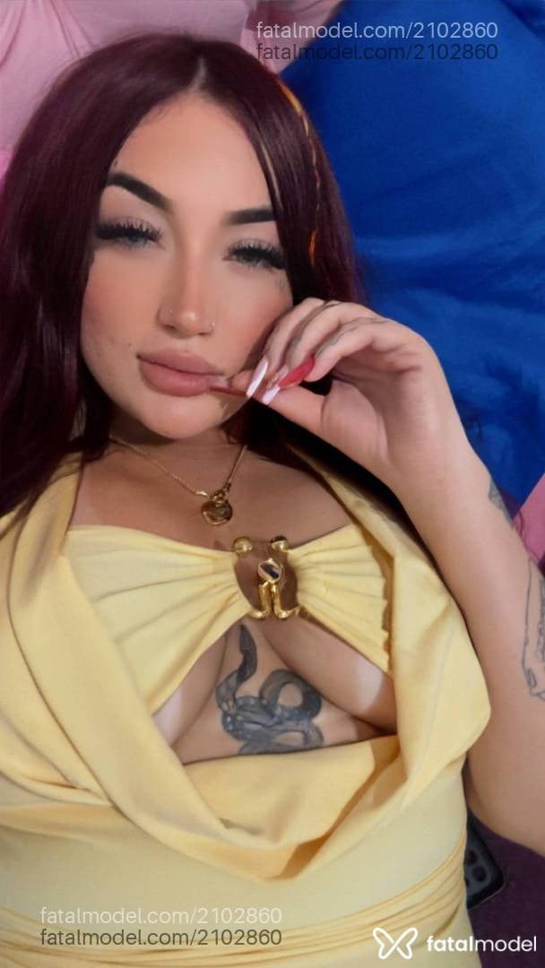 Acompanhante mulher ruiva (o) de olhos azuis - Cristal