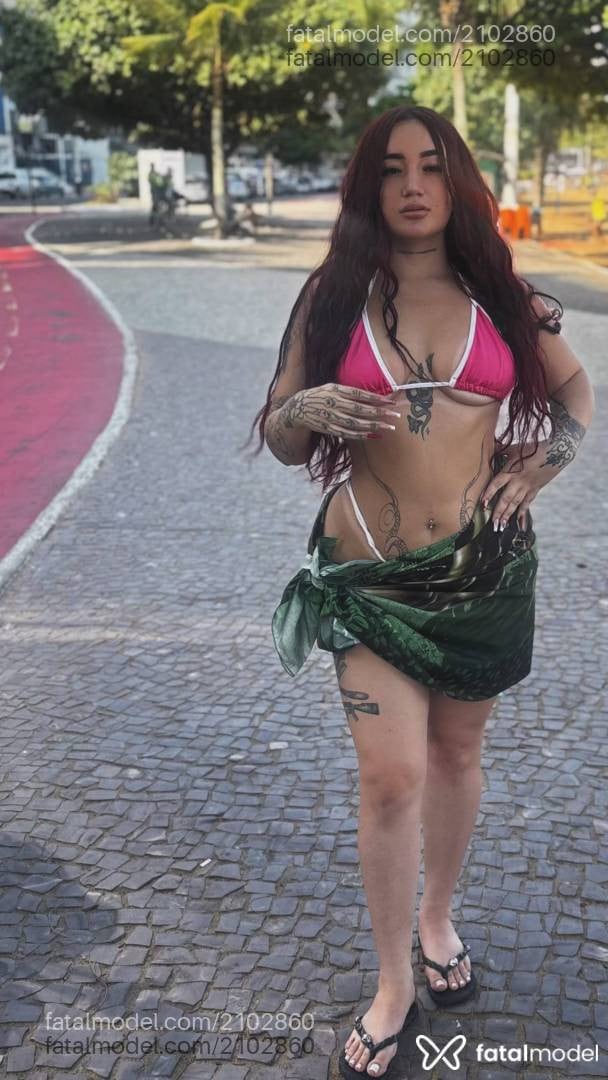 Acompanhante mulher ruiva (o) de olhos azuis - Cristal