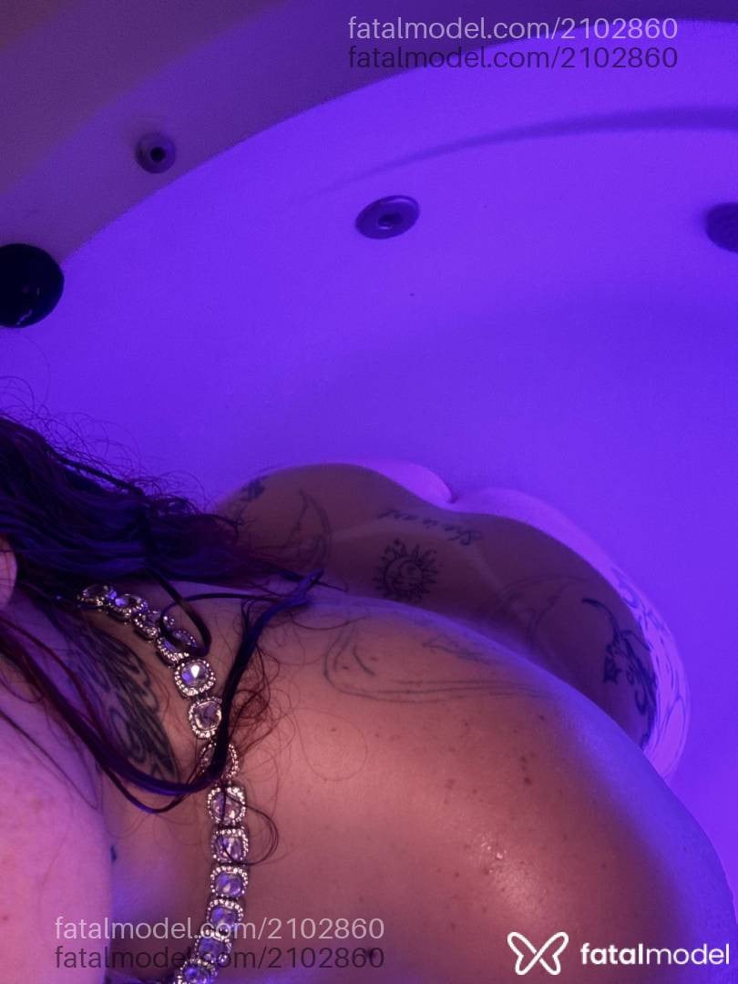 Acompanhante mulher morena (o) de olhos azuis em Resende - Cristal