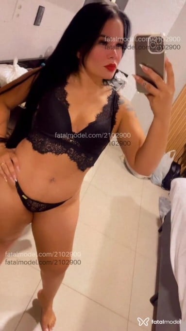 Acompanhante mulher morena (o) de olhos castanhos em São Paulo Acompanhante mulher morena (o) de olhos castanhos em São Paulo - Suzy Morena