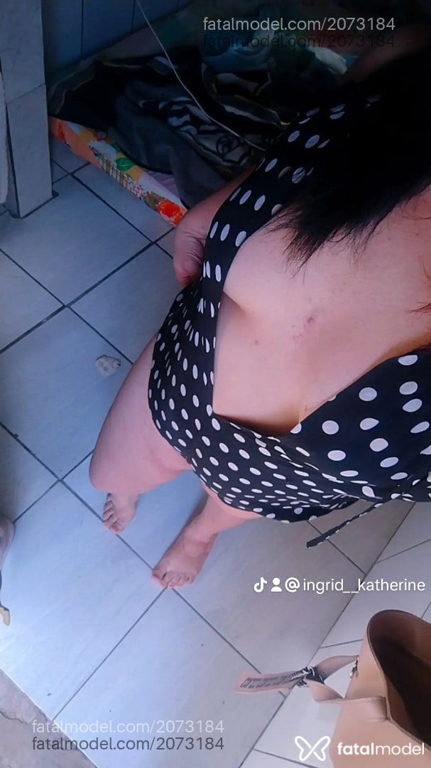 Acompanhante mulher trans com cabelo colorido de olhos castanhos em Hortolândia - Katherine