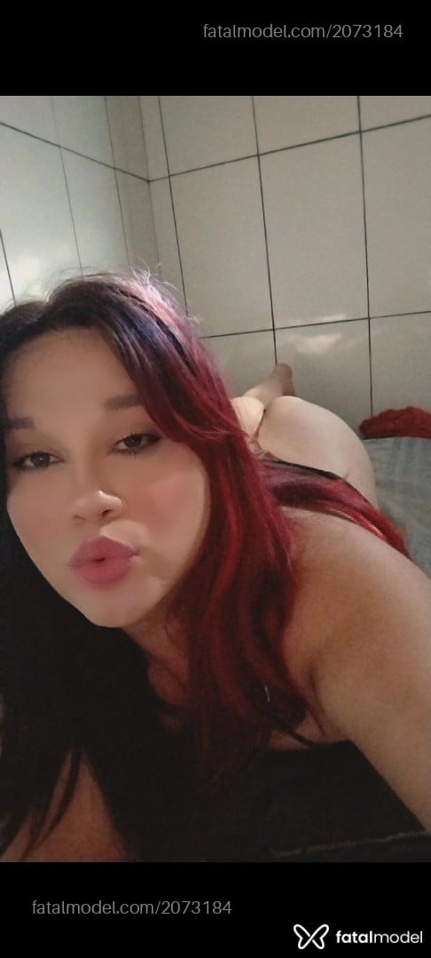 Acompanhante mulher trans com cabelo colorido de olhos castanhos em Hortolândia - Katherine