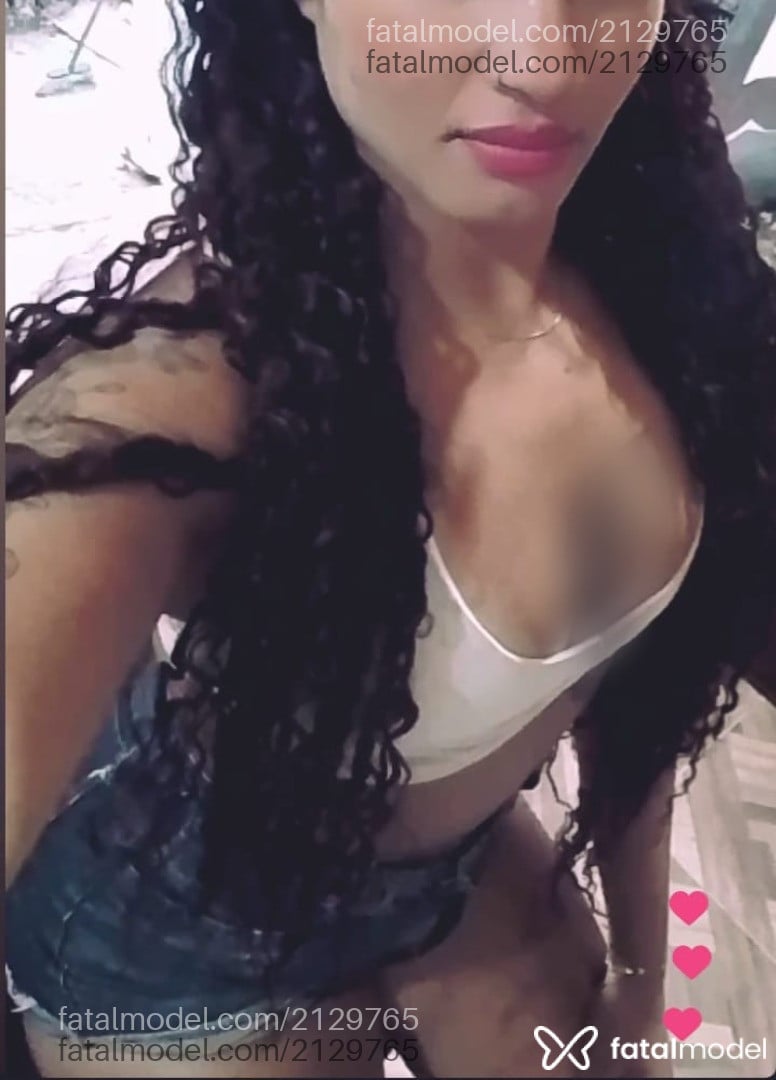 Acompanhante mulher morena (o) de olhos castanhos - Carolina Acompanhante mulher morena (o) de olhos castanhos - Carolina