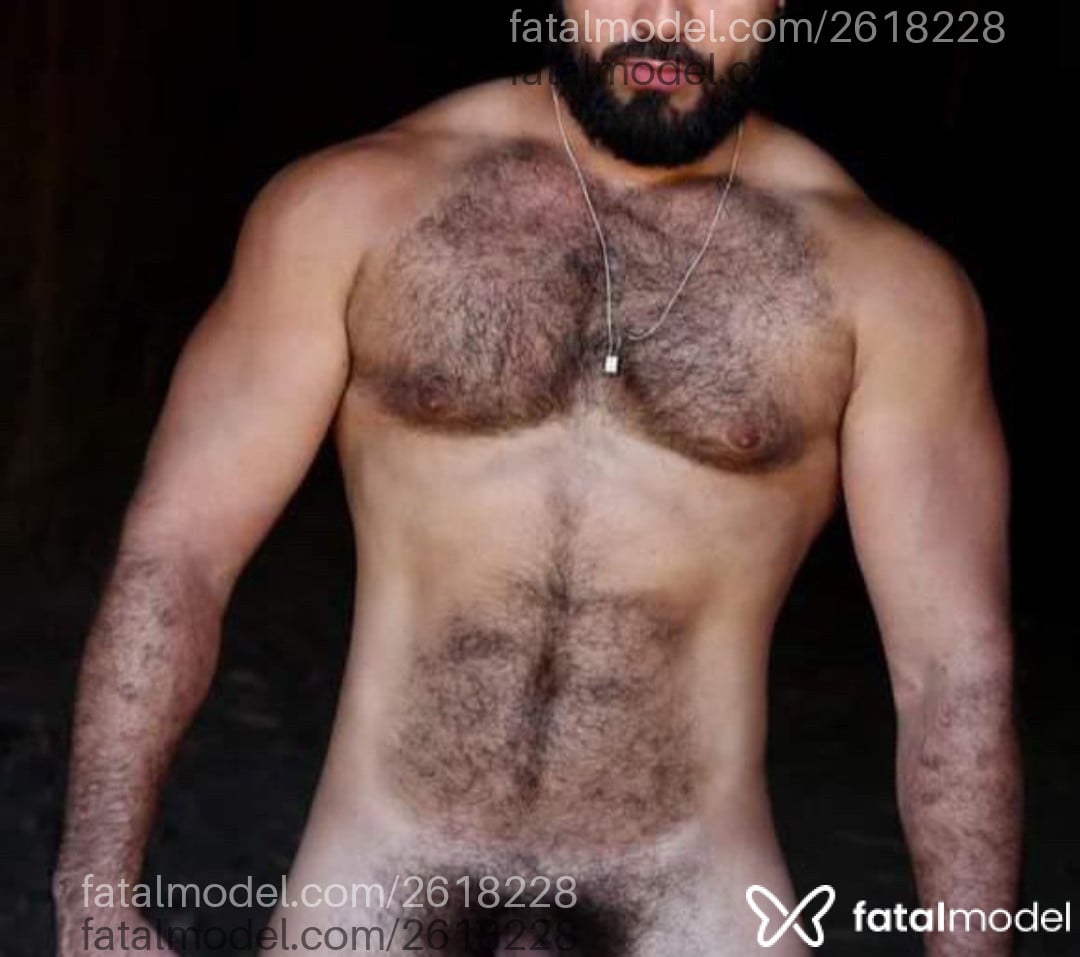 Acompanhante homem com cabelo castanho de olhos pretos em Londrina - Caio Hairy