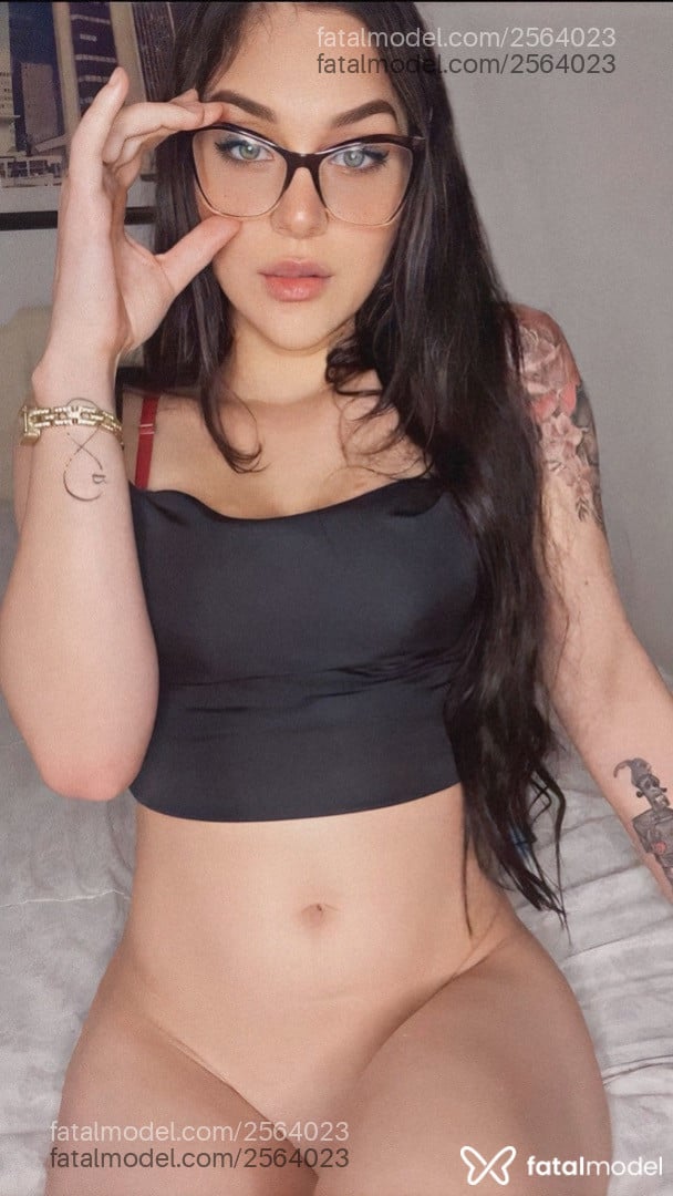 Acompanhante mulher morena (o) de olhos verdes em São Paulo - Megan Devonne
