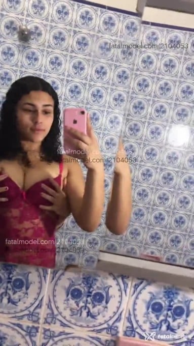 Acompanhante mulher trans com cabelo castanho de olhos castanhos em Franco da Rocha - Luana