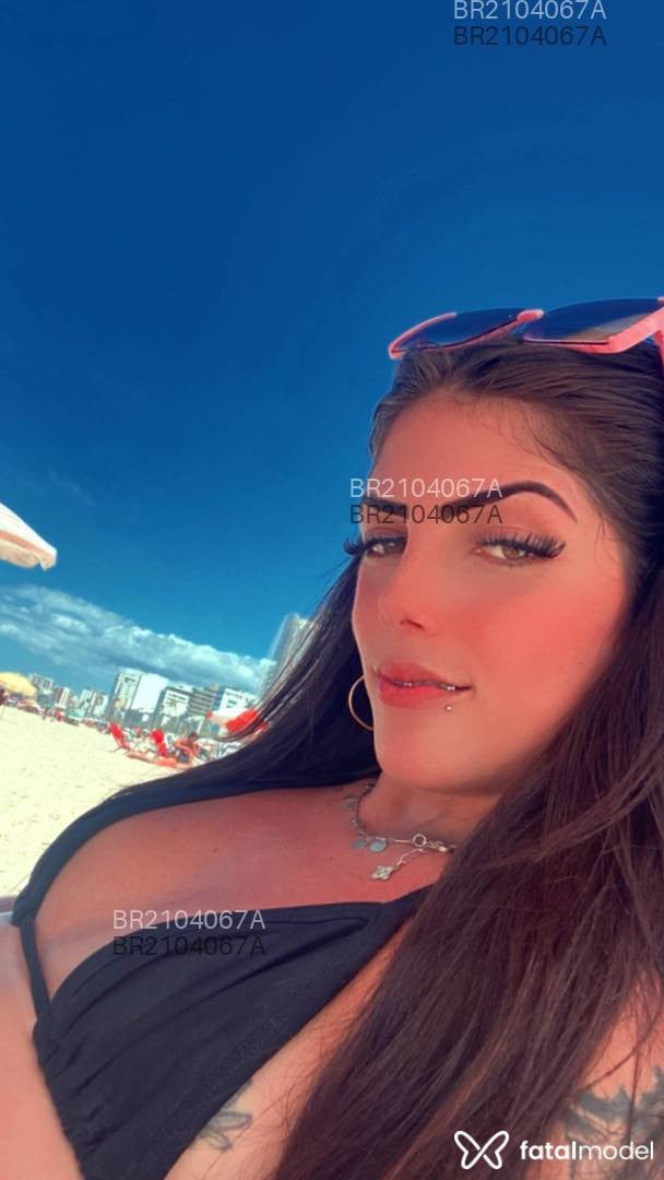 Acompanhante mulher com cabelo castanho de olhos verdes em Rio de Janeiro - Isabelle Sanches