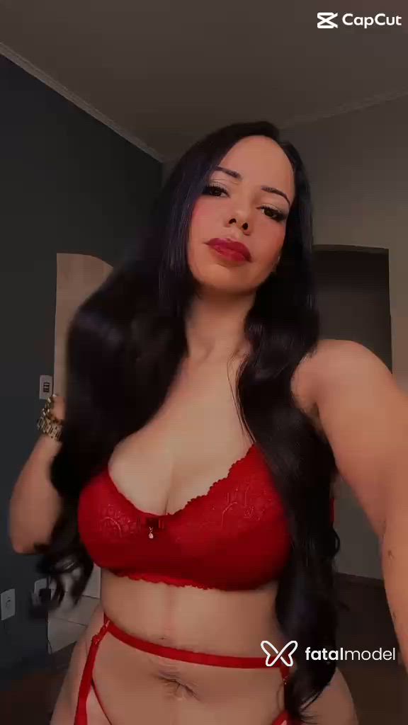 Acompanhante mulher morena (o) de olhos castanhos - Danny Ferraccini