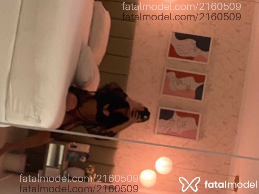 Acompanhante mulher com cabelo castanho de olhos pretos - Lia Morvan