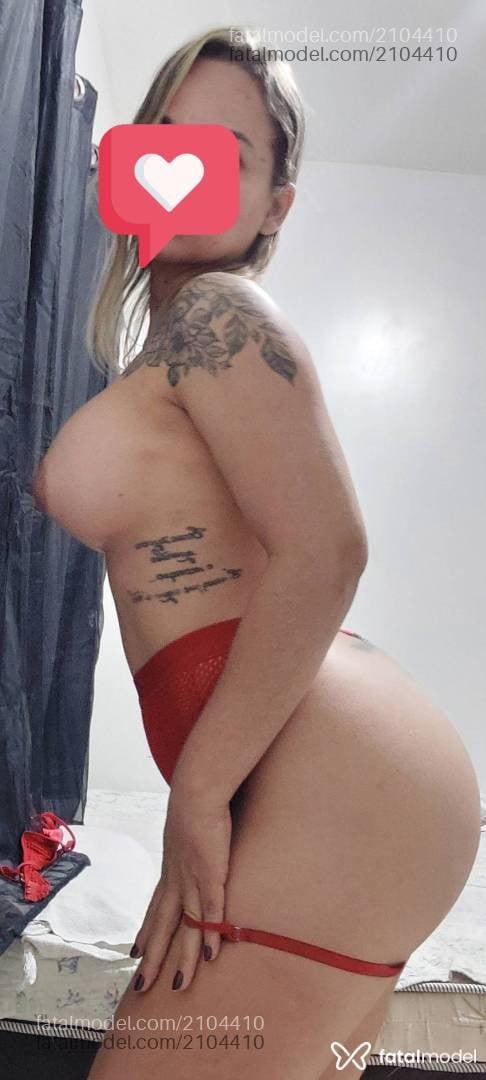 Acompanhante mulher loira (o) de olhos castanhos - Beatriz