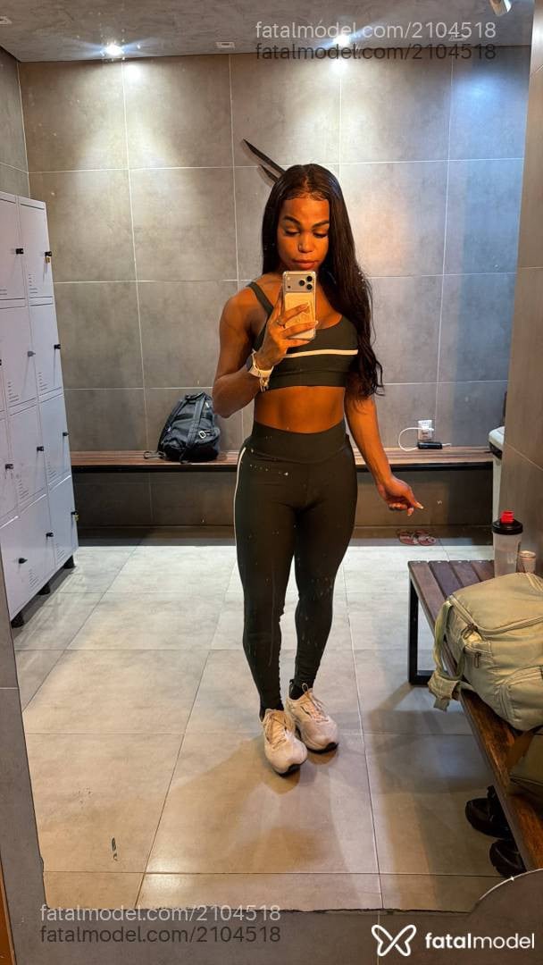 Acompanhante mulher trans morena (o) de olhos pretos - Maria Vitória