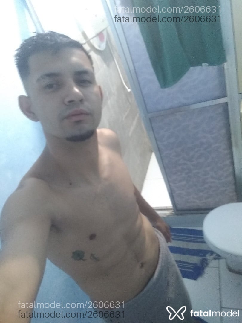 Acompanhante homem com cabelo castanho de olhos verdes em Porto Alegre - Ribeiro