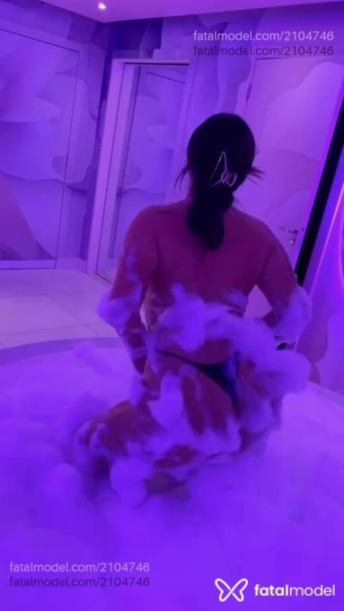 Acompanhante mulher com cabelo castanho de olhos castanhos - Clara