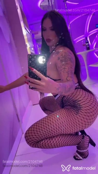 Acompanhante mulher com cabelo castanho de olhos castanhos - Clara