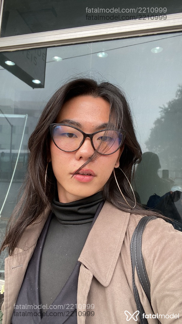 Acompanhante mulher trans morena (o) de olhos pretos - Mayumi Takeshi Acompanhante mulher trans morena (o) de olhos pretos - Mayumi Takeshi