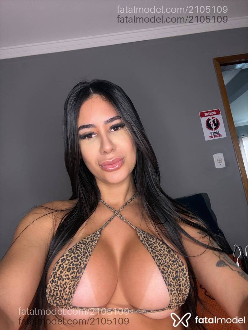 Acompanhante mulher morena (o) de olhos castanhos em Virtual - Danni