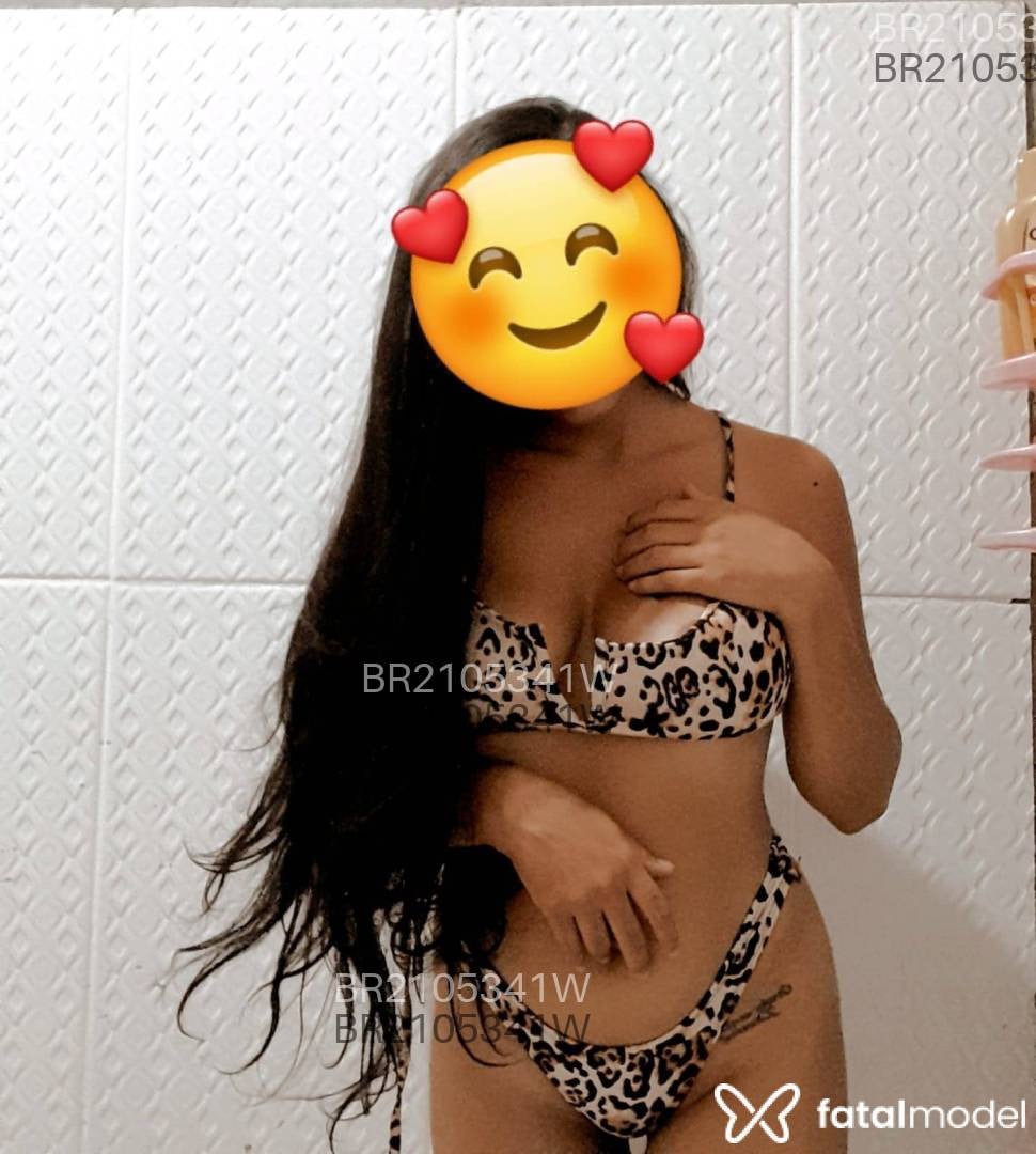 Acompanhante mulher com cabelo castanho de olhos castanhos em Virtual Acompanhante mulher com cabelo castanho de olhos castanhos em Virtual - Nicole