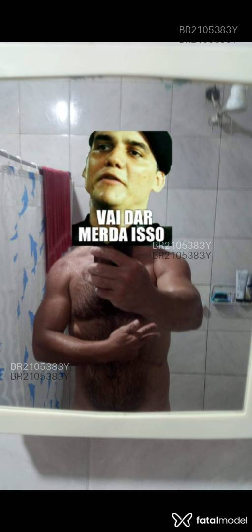 Acompanhante homem com cabelo castanho de olhos pretos - Souza Acompanhante homem com cabelo castanho de olhos pretos - Souza