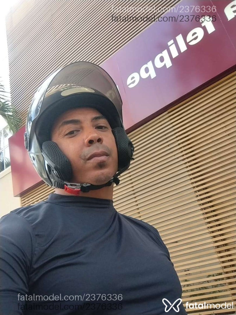 Acompanhante homem com cabelo castanho de olhos pretos em Rio de Janeiro - Clovis Botelho