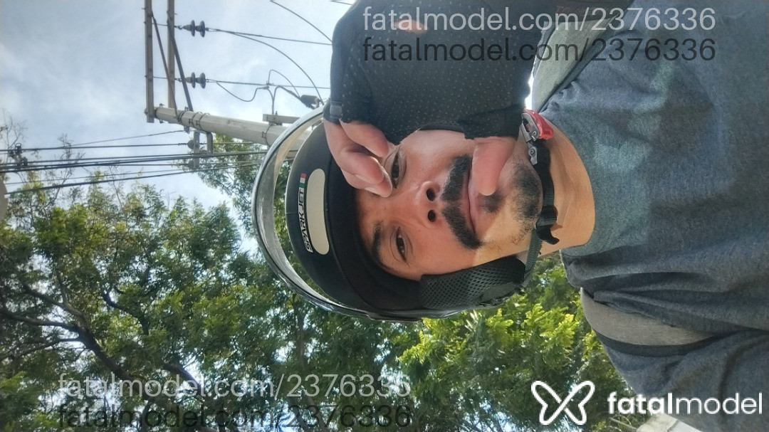 Acompanhante homem com cabelo castanho de olhos pretos em Rio de Janeiro - Clovis Botelho