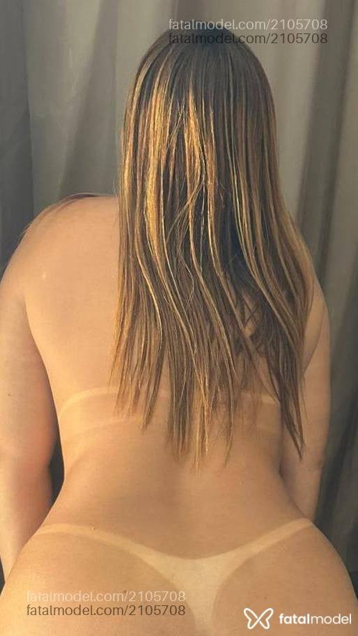 Acompanhante mulher com cabelo castanho de olhos mel - Leticia Aruanda