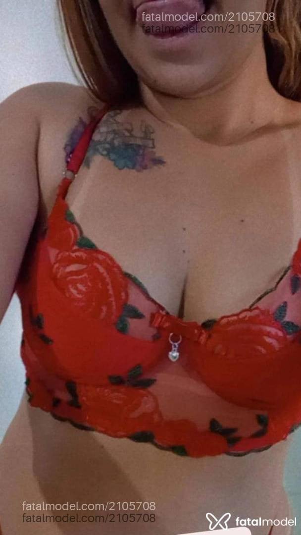 Acompanhante mulher com cabelo castanho de olhos mel em Três Corações - Leticia Aruanda