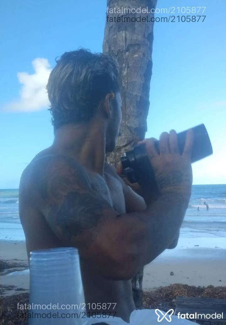 Acompanhante homem morena (o) de olhos castanhos - Anjos Santos