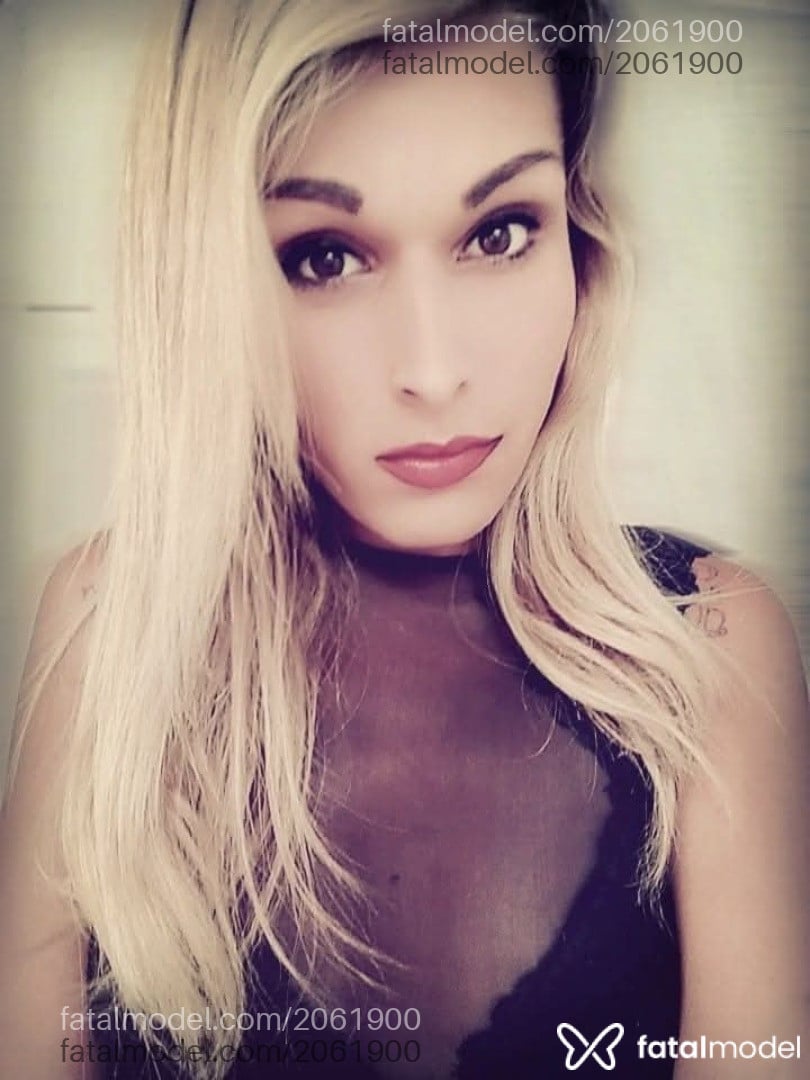 Acompanhante mulher trans loira (o) de olhos castanhos em Espera Feliz - Sarah