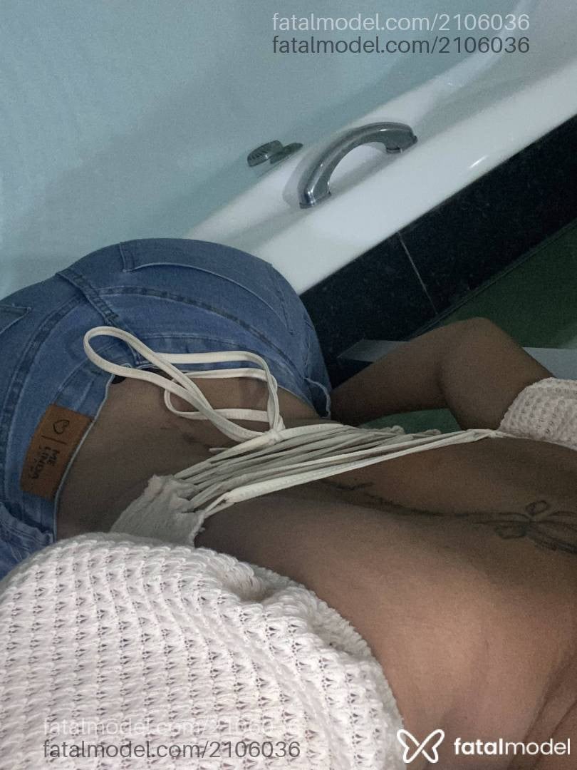 Acompanhante mulher morena (o) de olhos pretos - Ludmilla