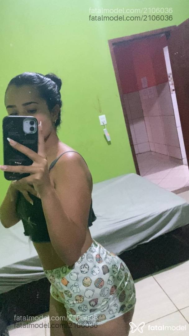 Acompanhante mulher morena (o) de olhos pretos - Ludmilla